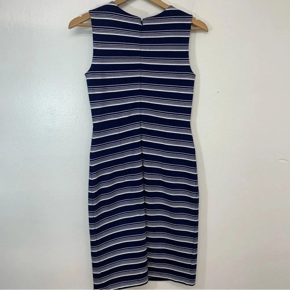 Lands End Dress Size 2 Blue White Stripe  Sleeveless Pockets Stretch Knee Length - Picture 4 of 11